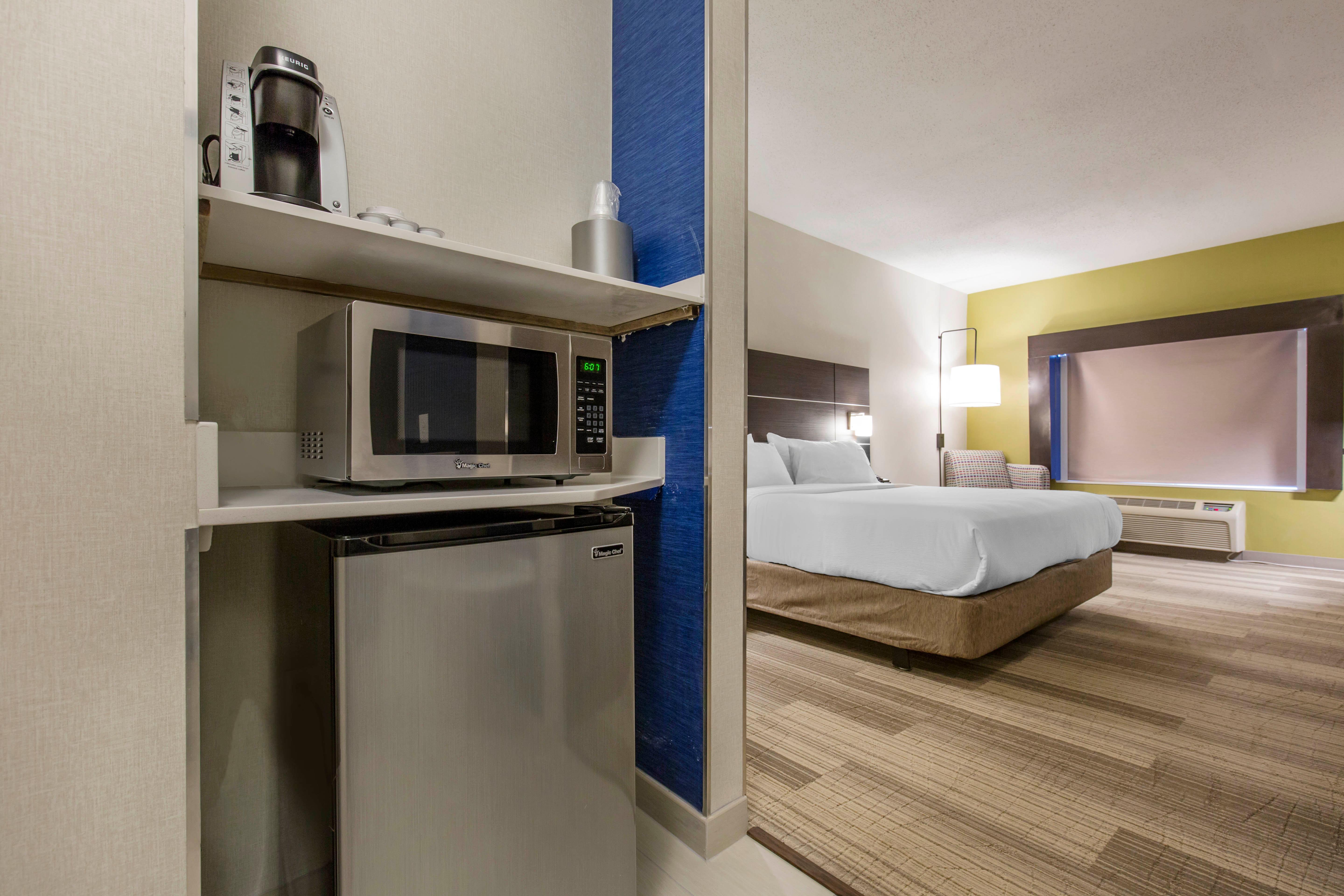 Holiday Inn Express And Suites Chicago West - St Charles By Ihg Saint Charles Exterior foto