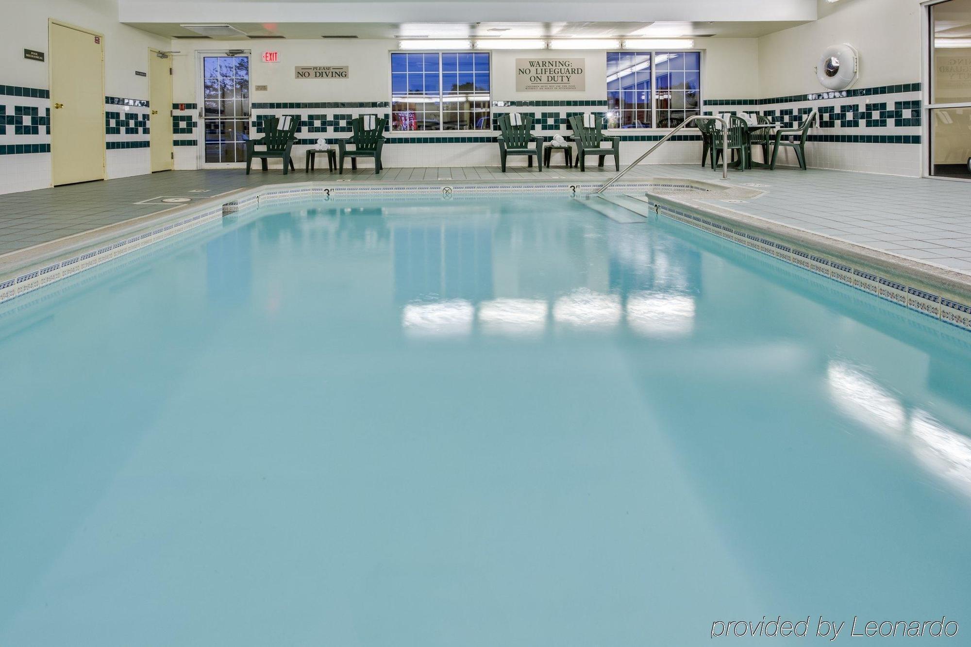 Holiday Inn Express And Suites Chicago West - St Charles By Ihg Saint Charles Exterior foto